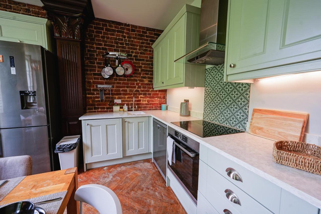 Classic Paddington 2-Bedroom Apartment London Eksteriør billede